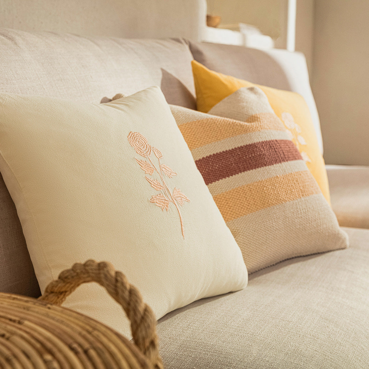 Pillowcase 43x43cm Yolanthe Vanilla 484/ 05