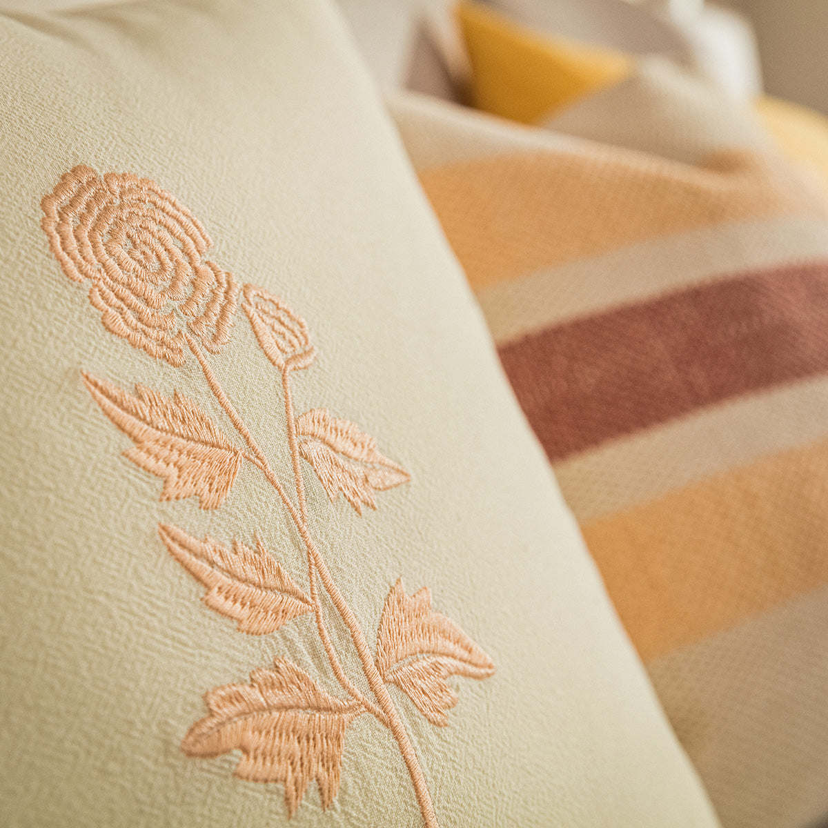 Pillowcase 43x43cm Yolanthe Vanilla 484/ 05