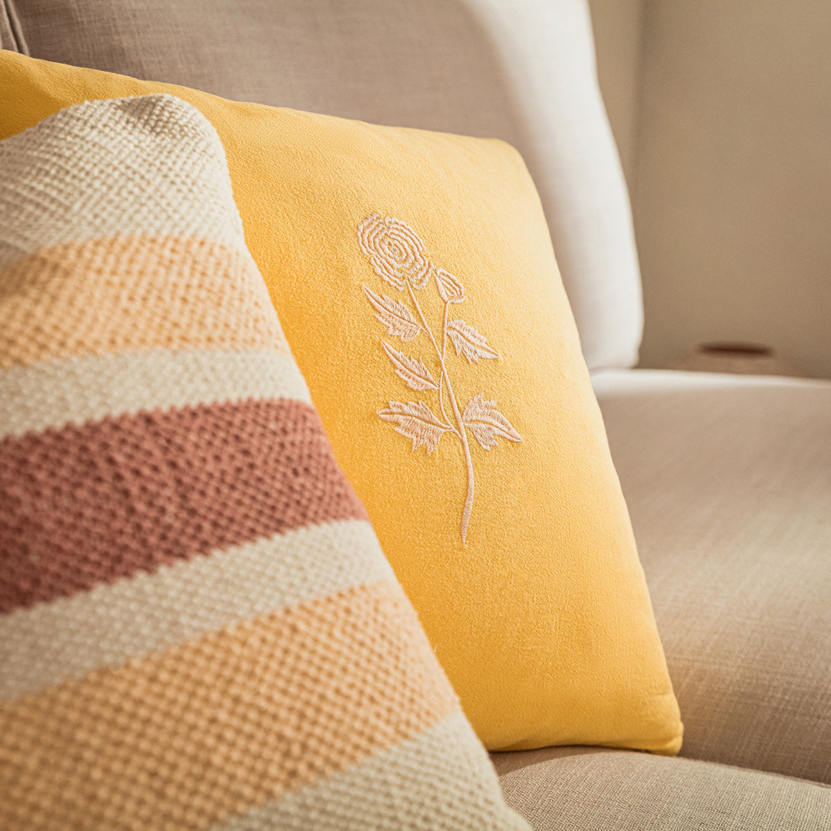 Pillowcase 43x43cm Yolanthe Sun Yellow 484/ 10
