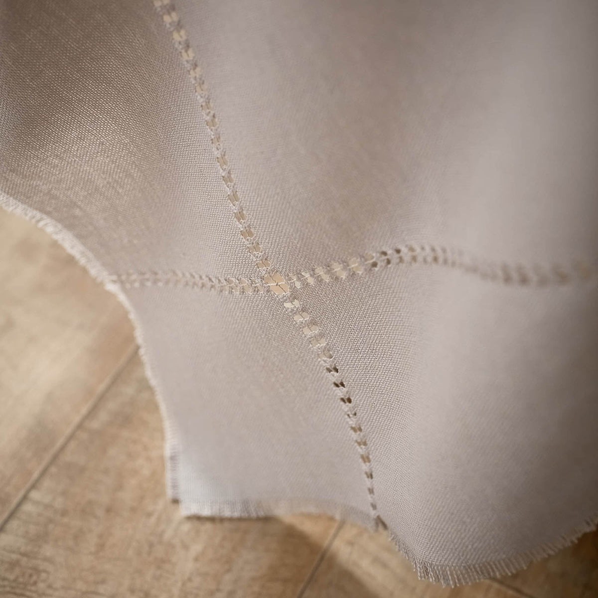 Tablecloth 135x135cm 382