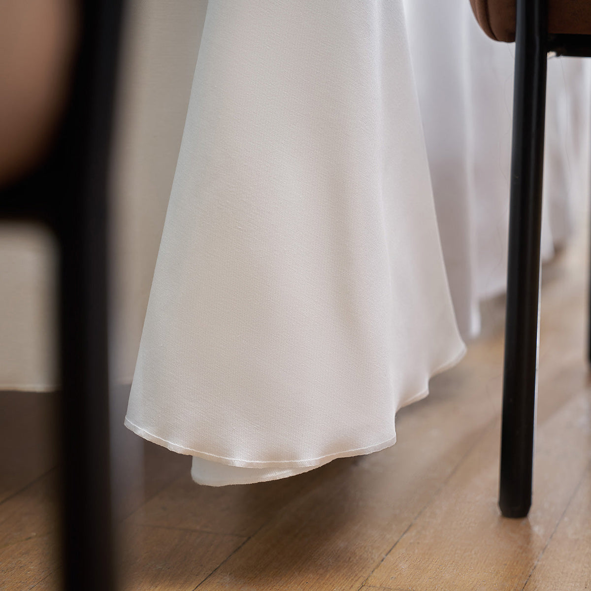Tablecloth with Oval Corner White