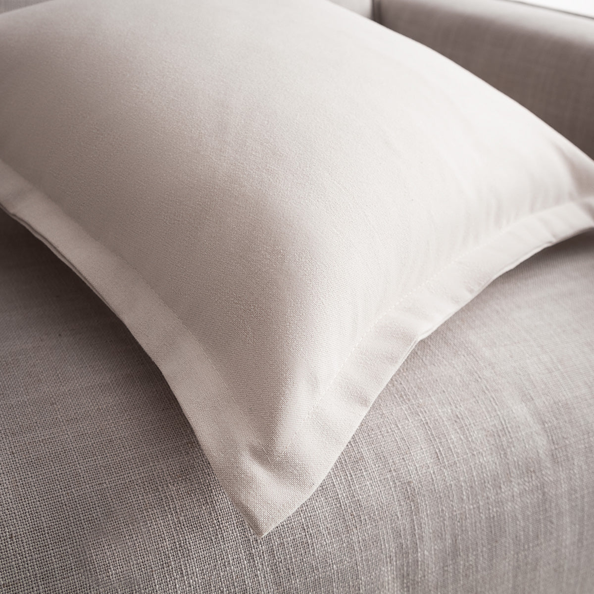 Pillowcase 43x43cm Isolde Sail Ecru 460