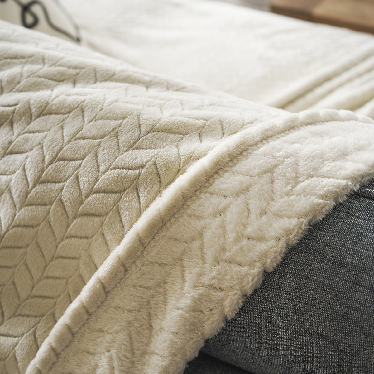 Julien Cotton Throw Beige 114/05