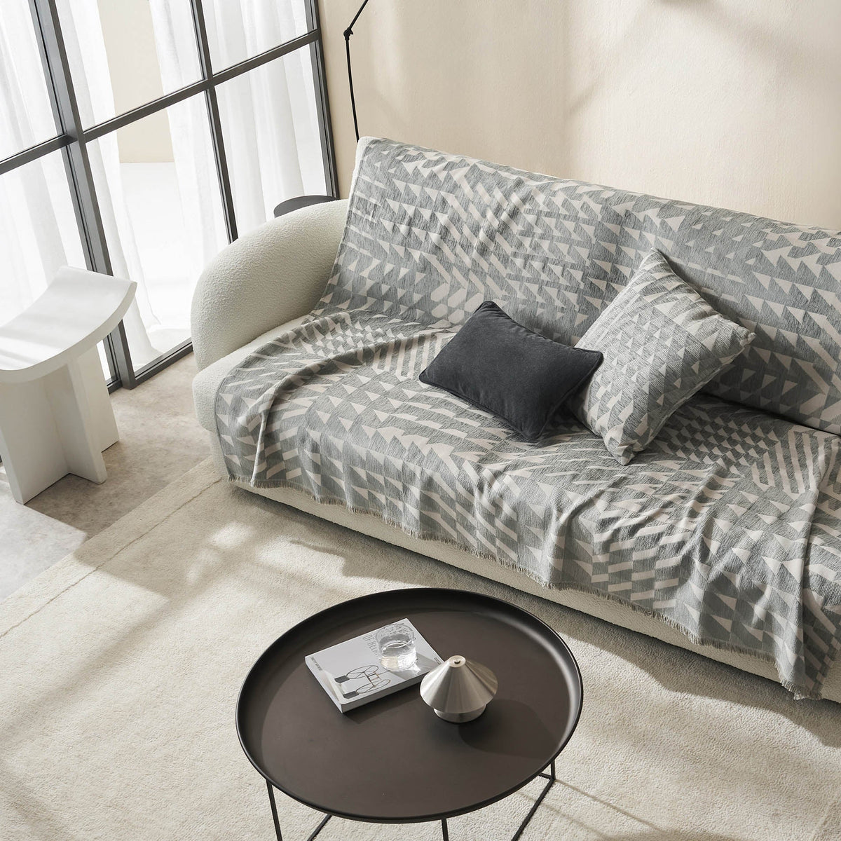 Caspian Weed Grey Throw 156/07