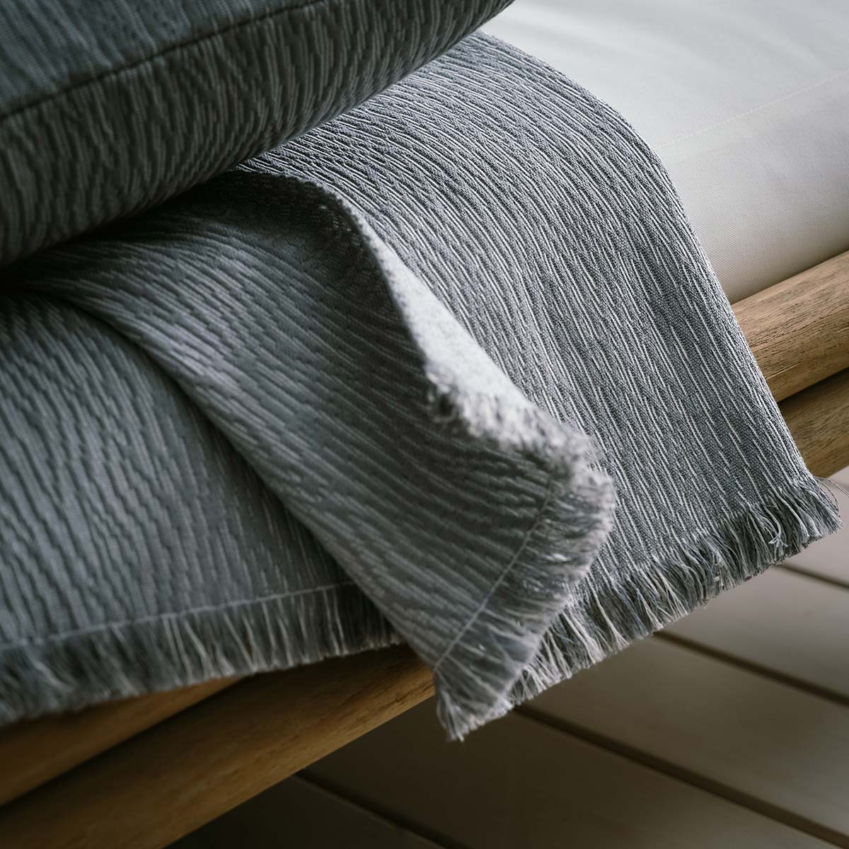 Throw Iderun Grey 158/15