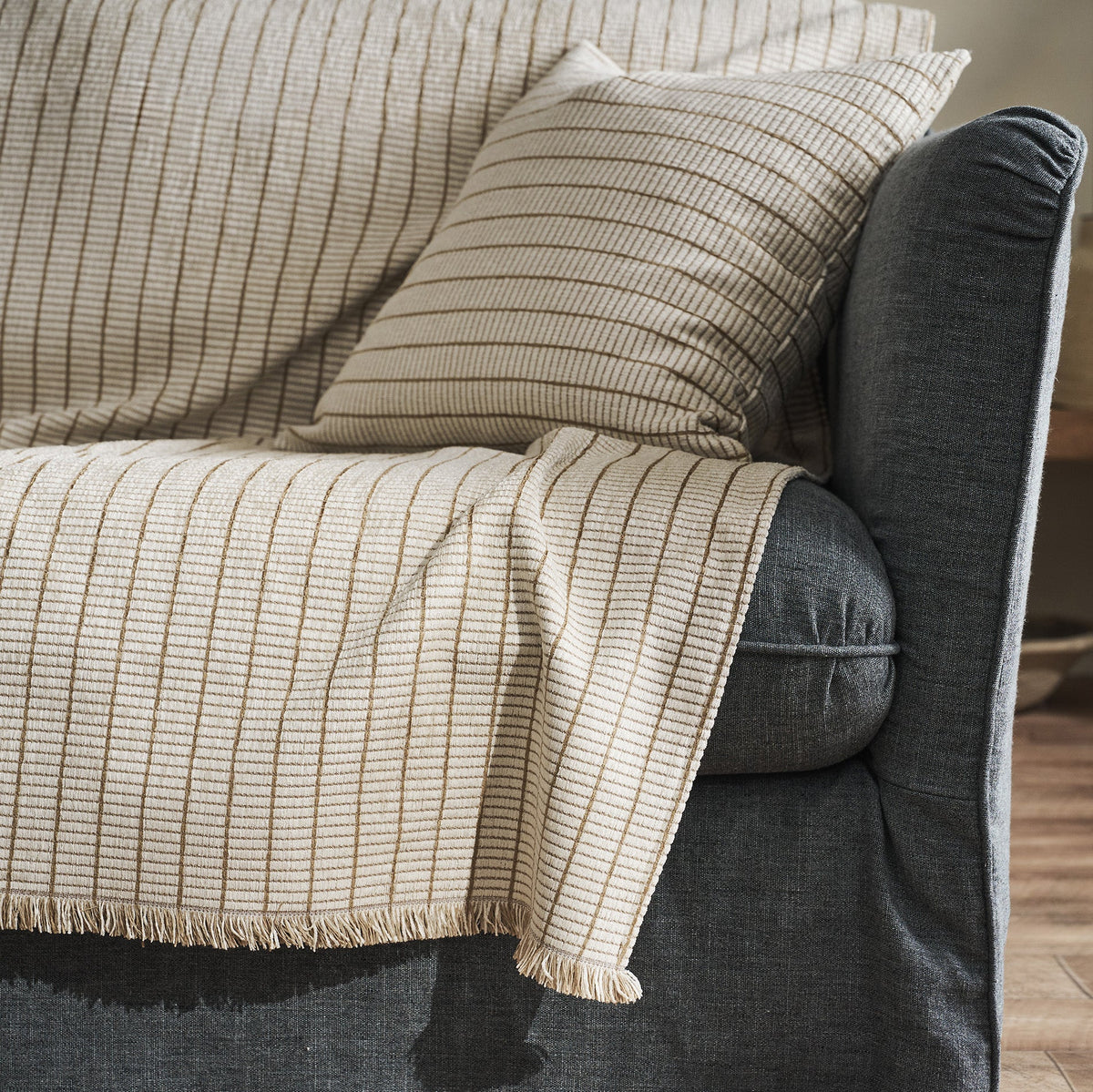 Throw Thyra Grain Beige 273/04