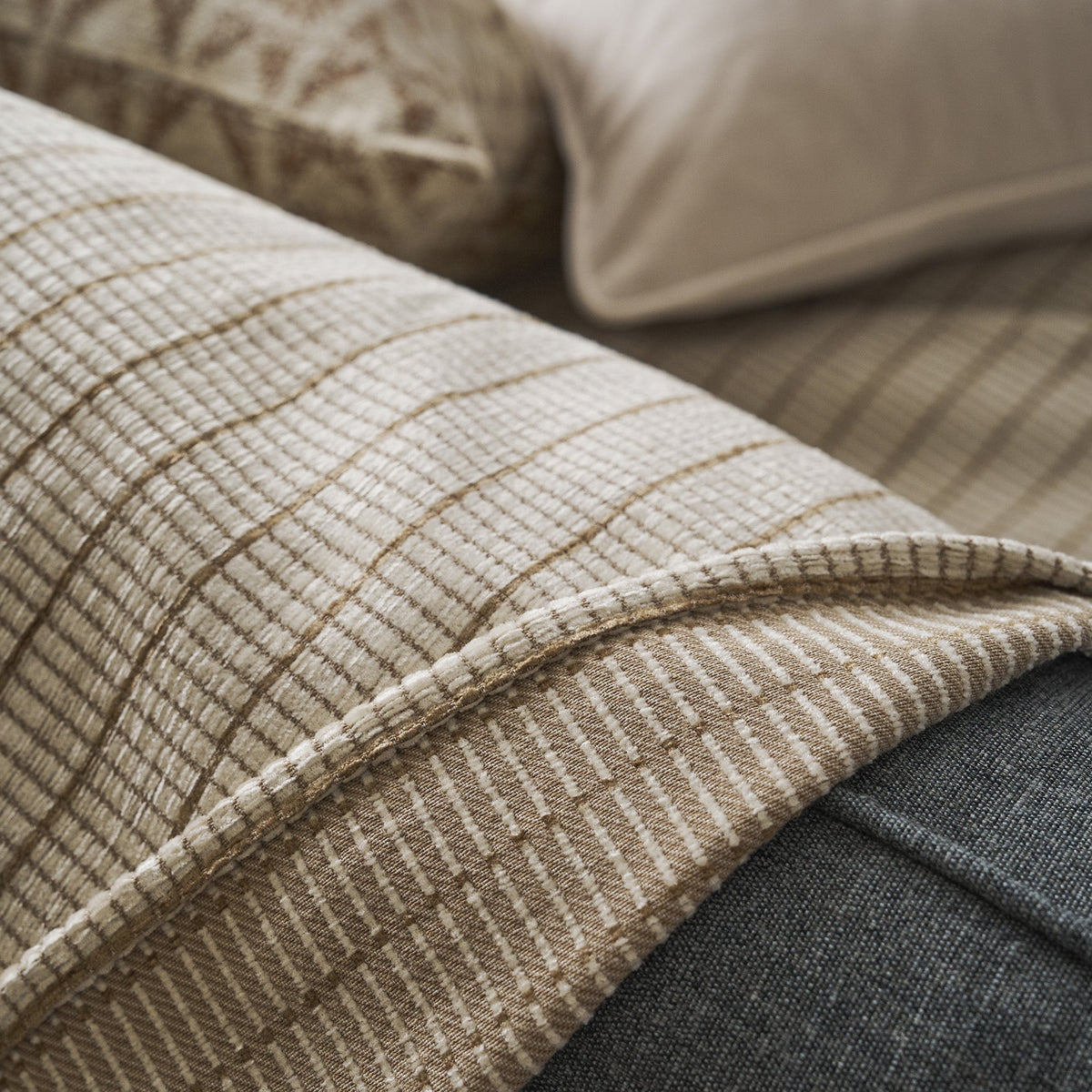 Throw Thyra Grain Beige 273/04