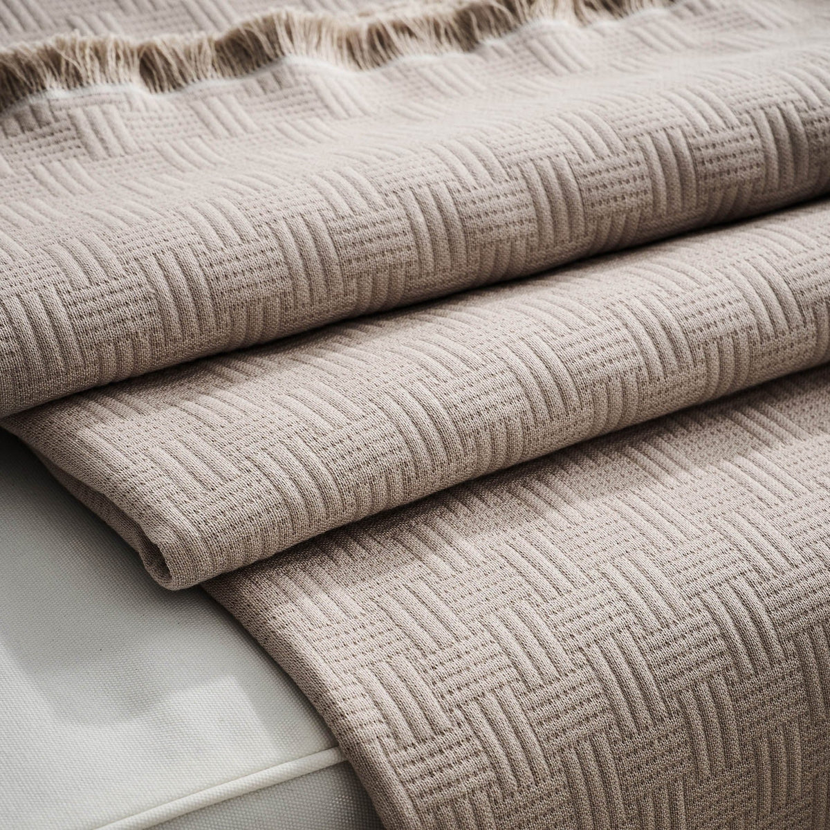 Throw Ilania Sand Beige 318