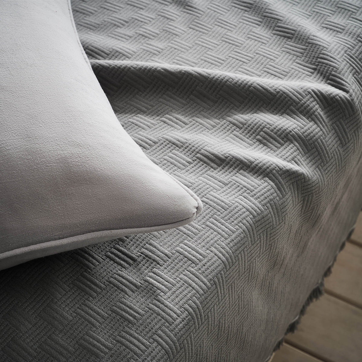 Throw Ilania Rock Grey 318