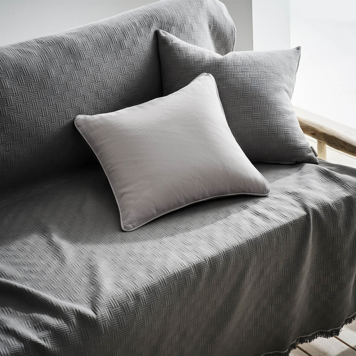 Throw Ilania Rock Grey 318