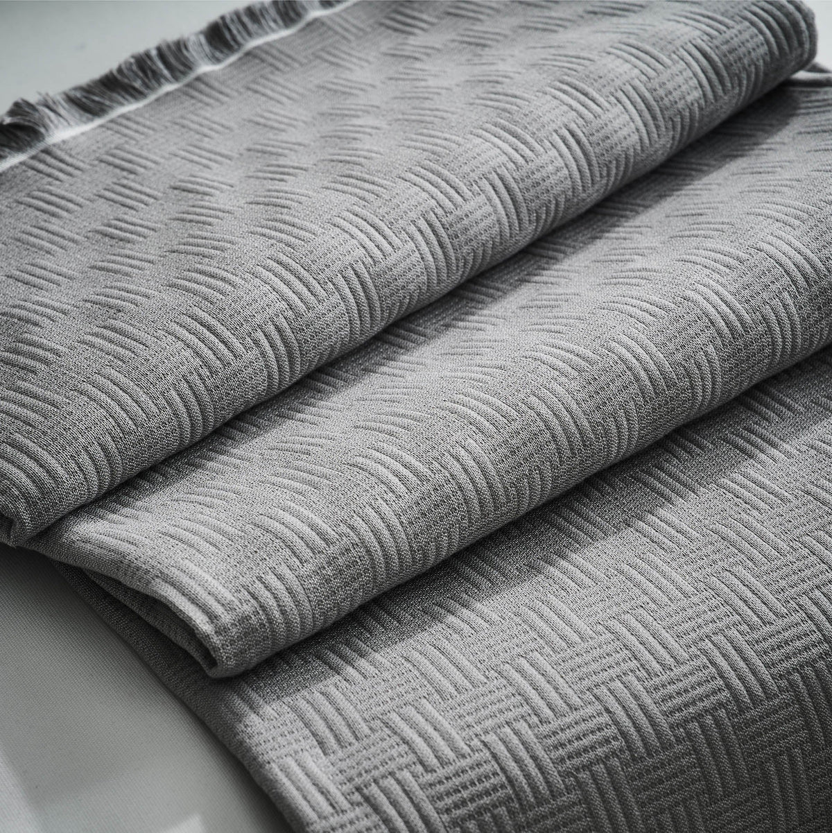 Throw Ilania Rock Grey 318