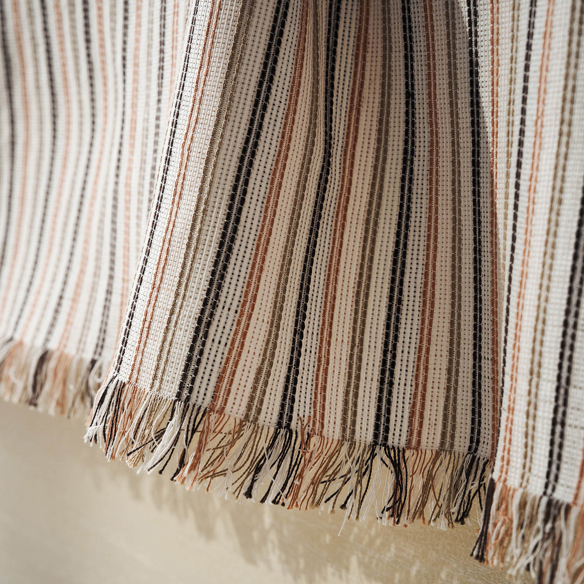 Clover Throw Tan/Beige 334/22