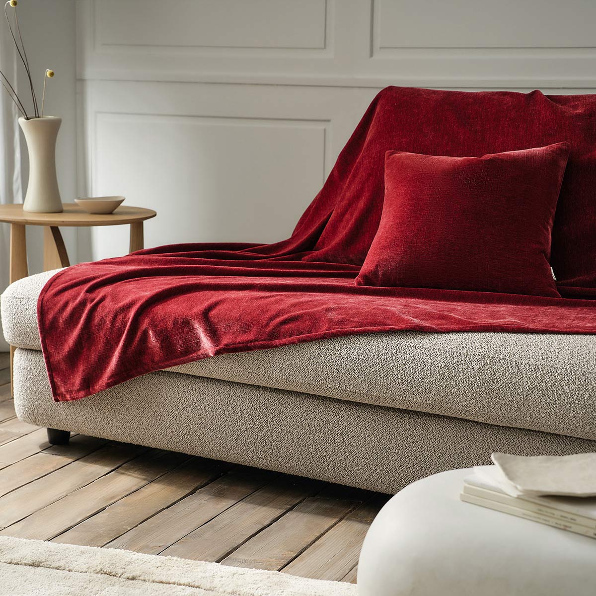 Luna Red Velvet Throw 427/02