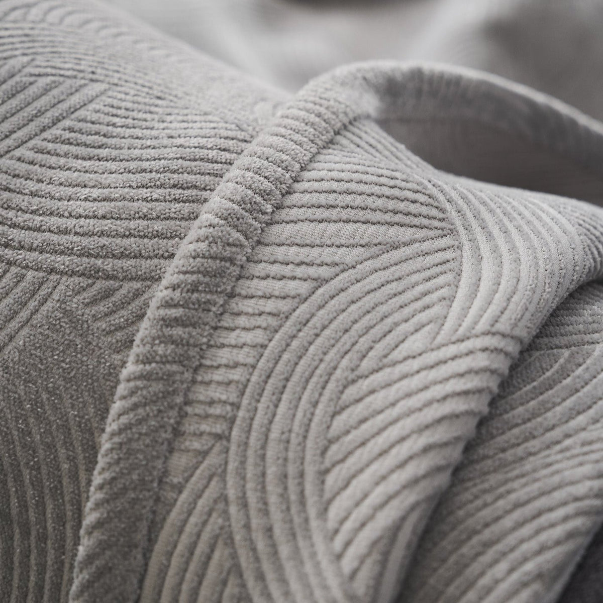 Nimbus Cloud Grey Throw 447/01