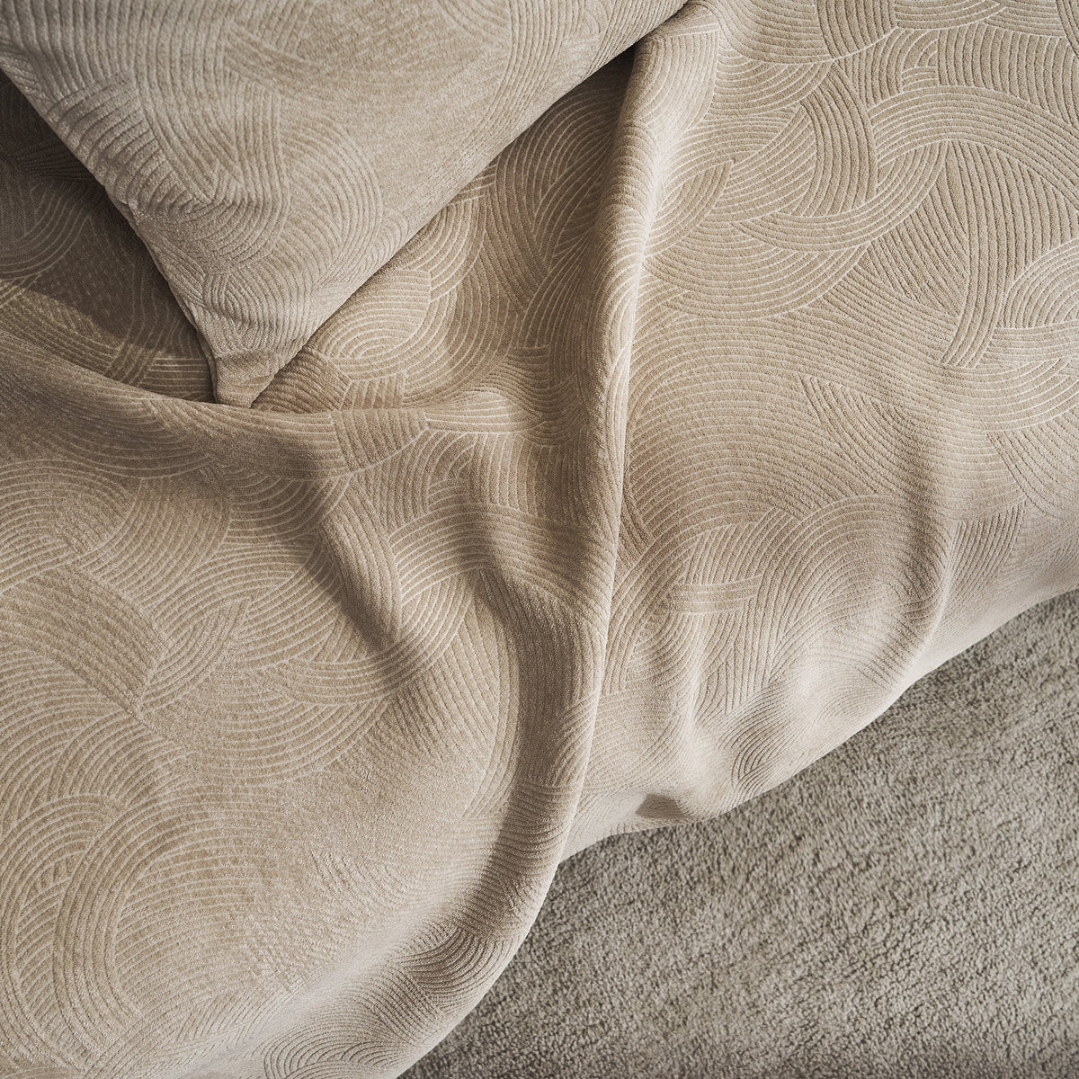 Throw Nimbus Warm Beige 447/39
