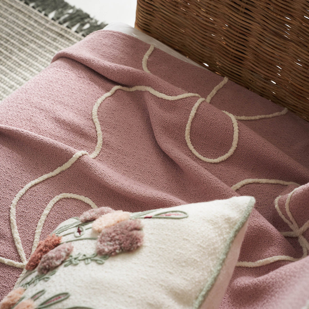 sofa throw decoration 140x180cm Elowen Magnolia Rose 505