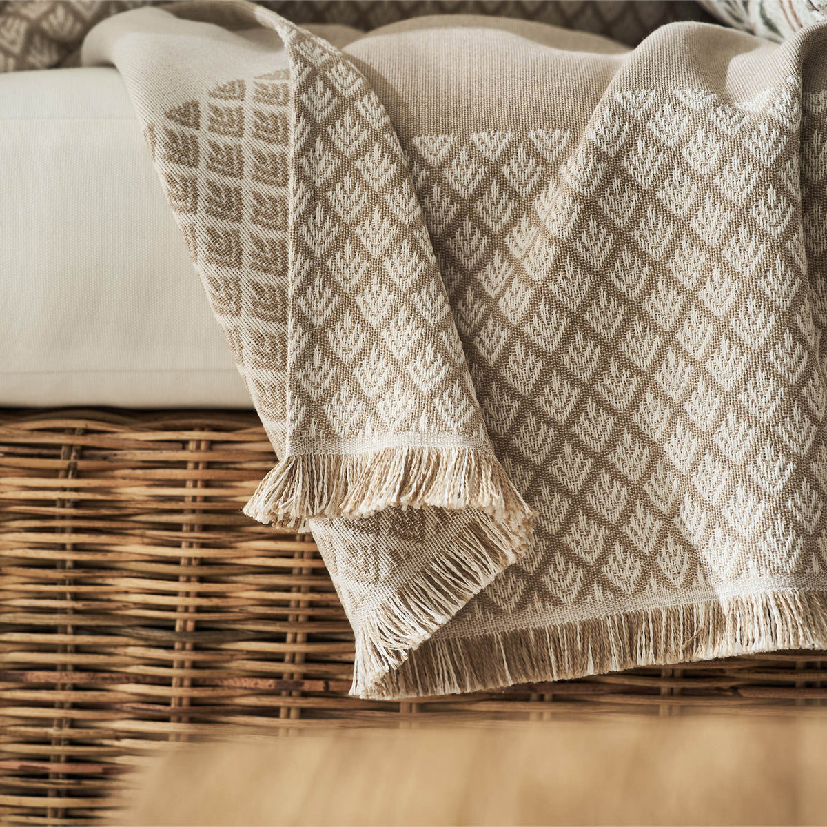 Seilah Throw Natural Beige 515