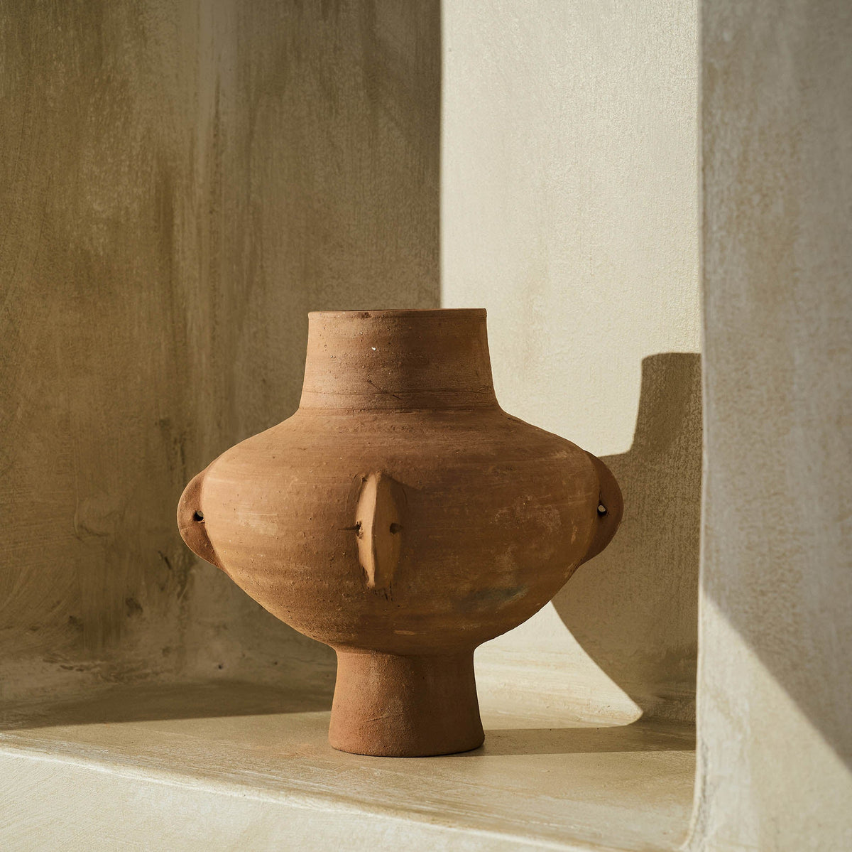 Zola 152 clay vase