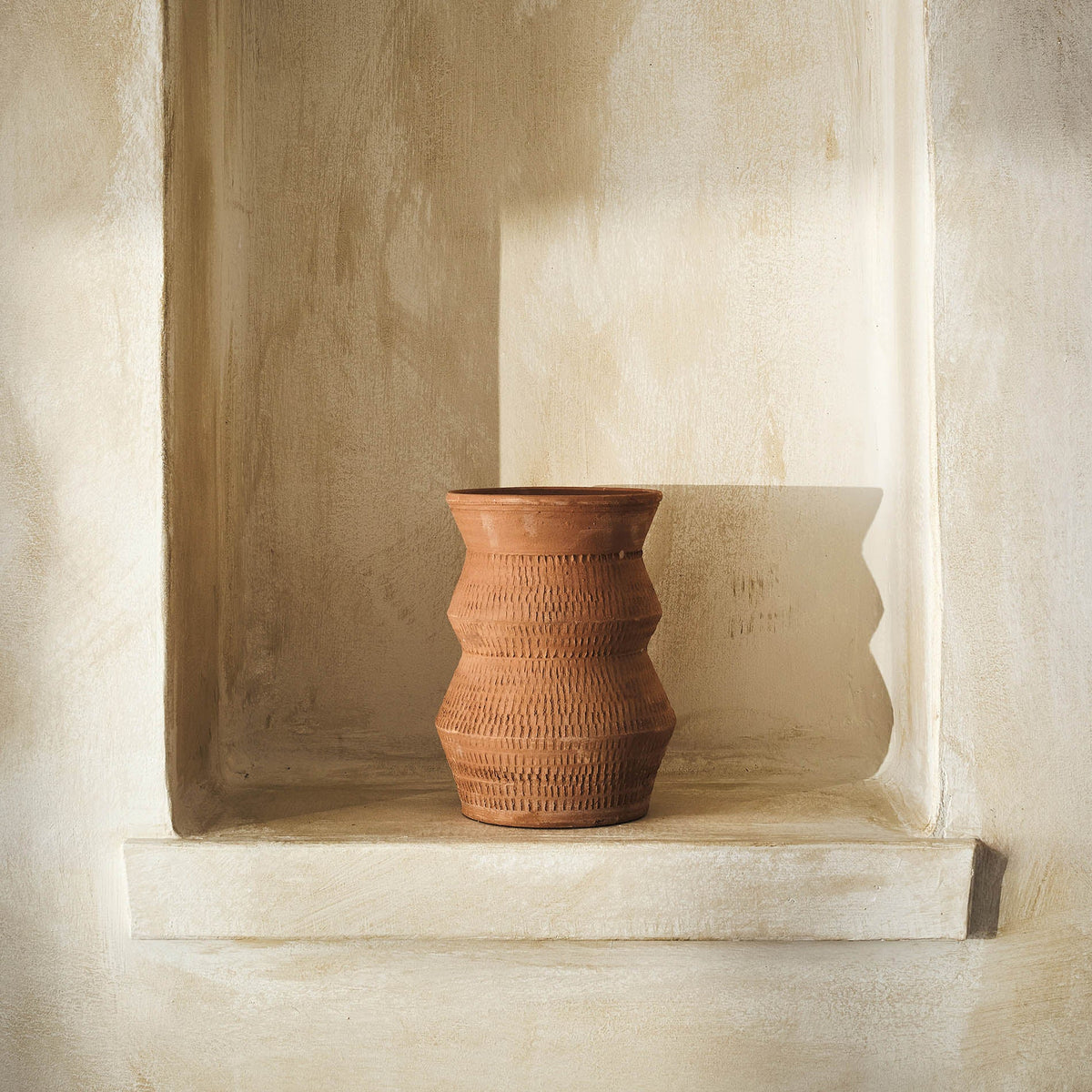 Ozma clay vase 162