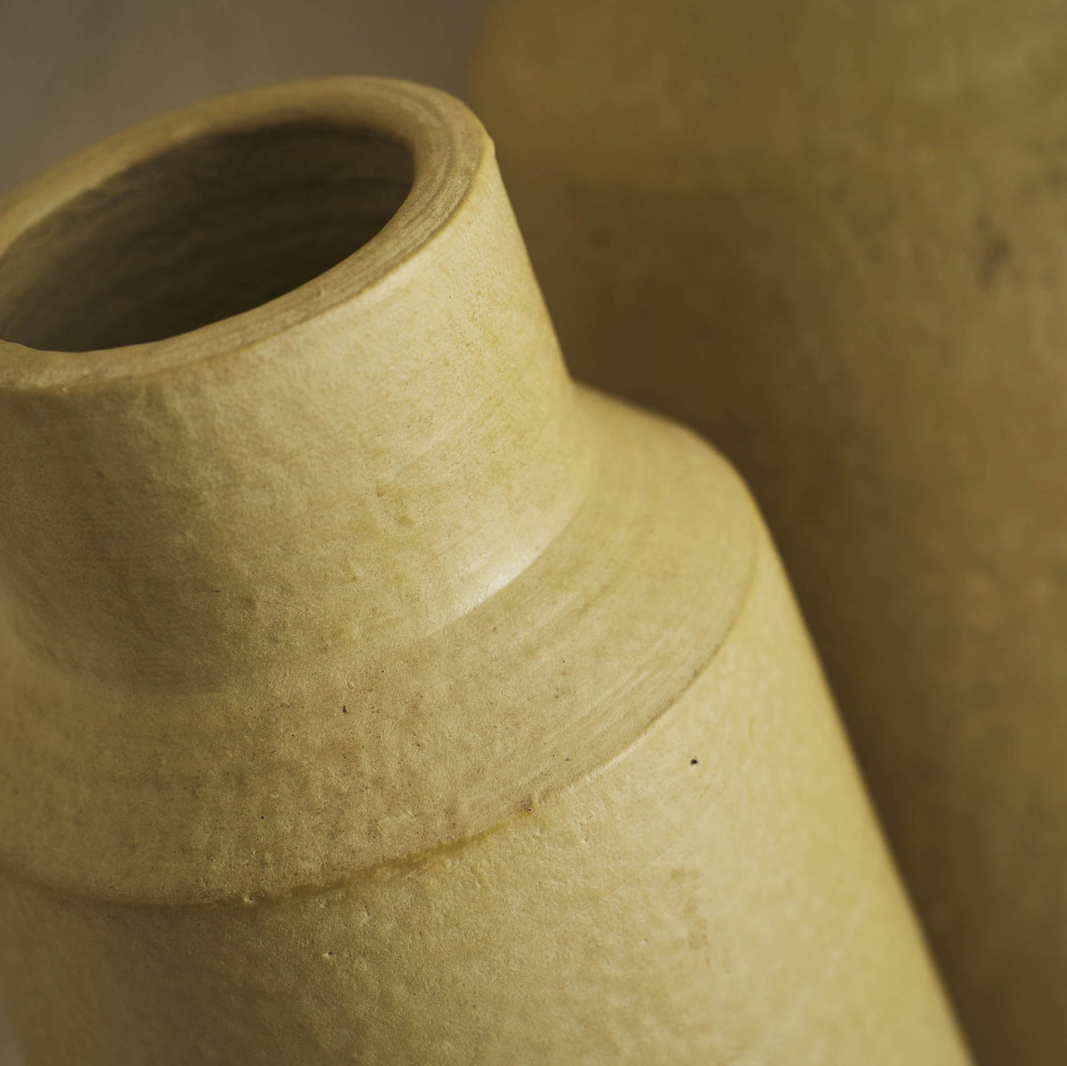 Livana Leaf Gold 168 clay pot