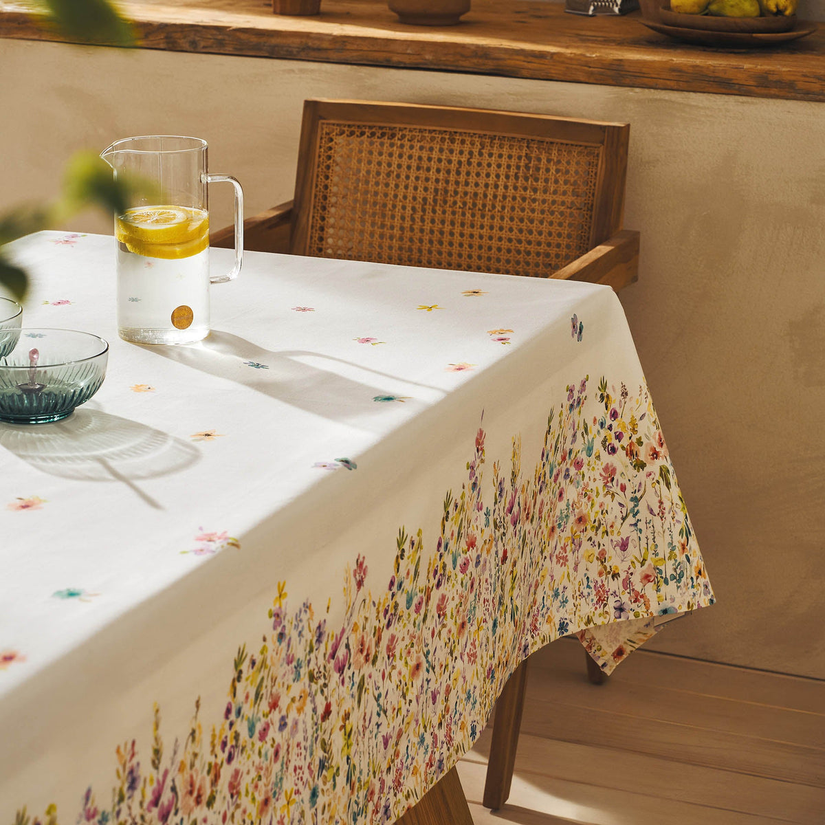 Stain-free tablecloth Vivienne 315