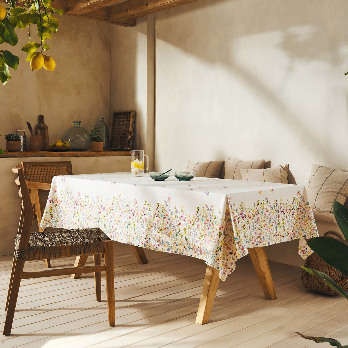 Stain-free tablecloth Vivienne 315