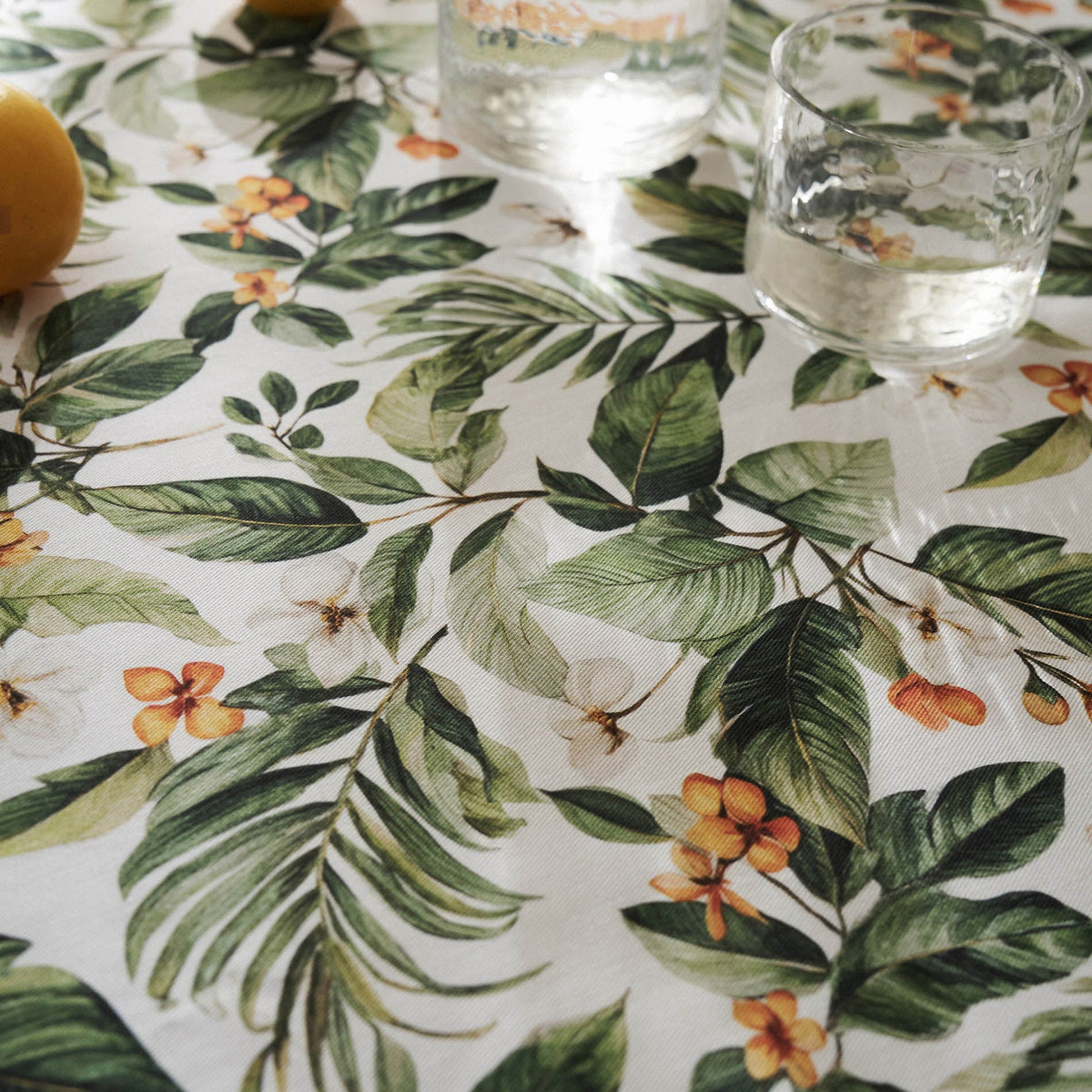 Stain-free tablecloth Myriel 575