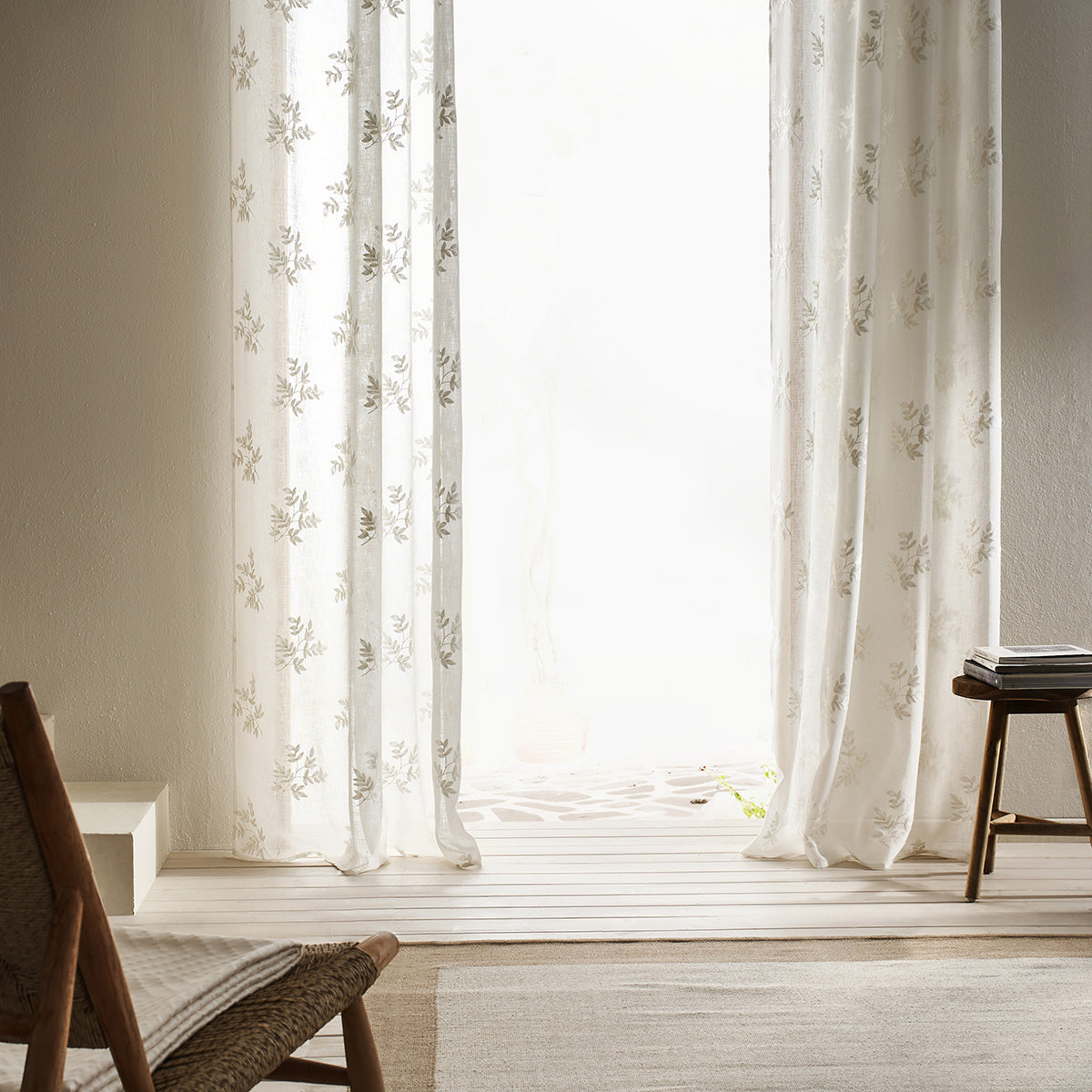 Κουρτίνα με τρουκς 140x280cm  Leaf Offwhite AW24 532/05
