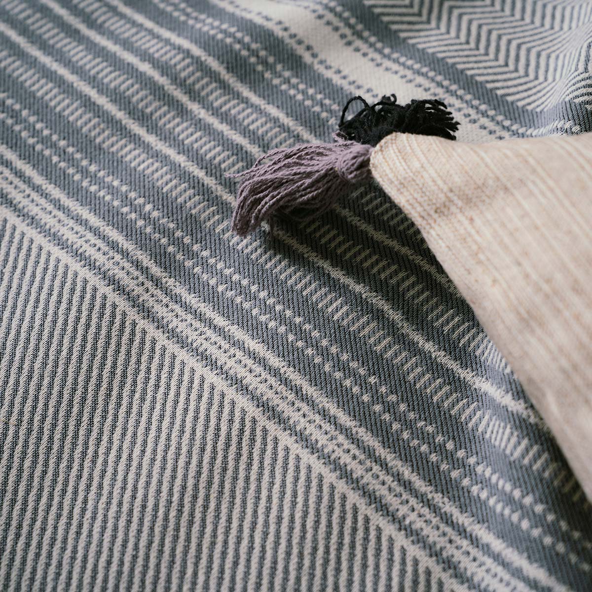 Throw Kelda Grey 174/15