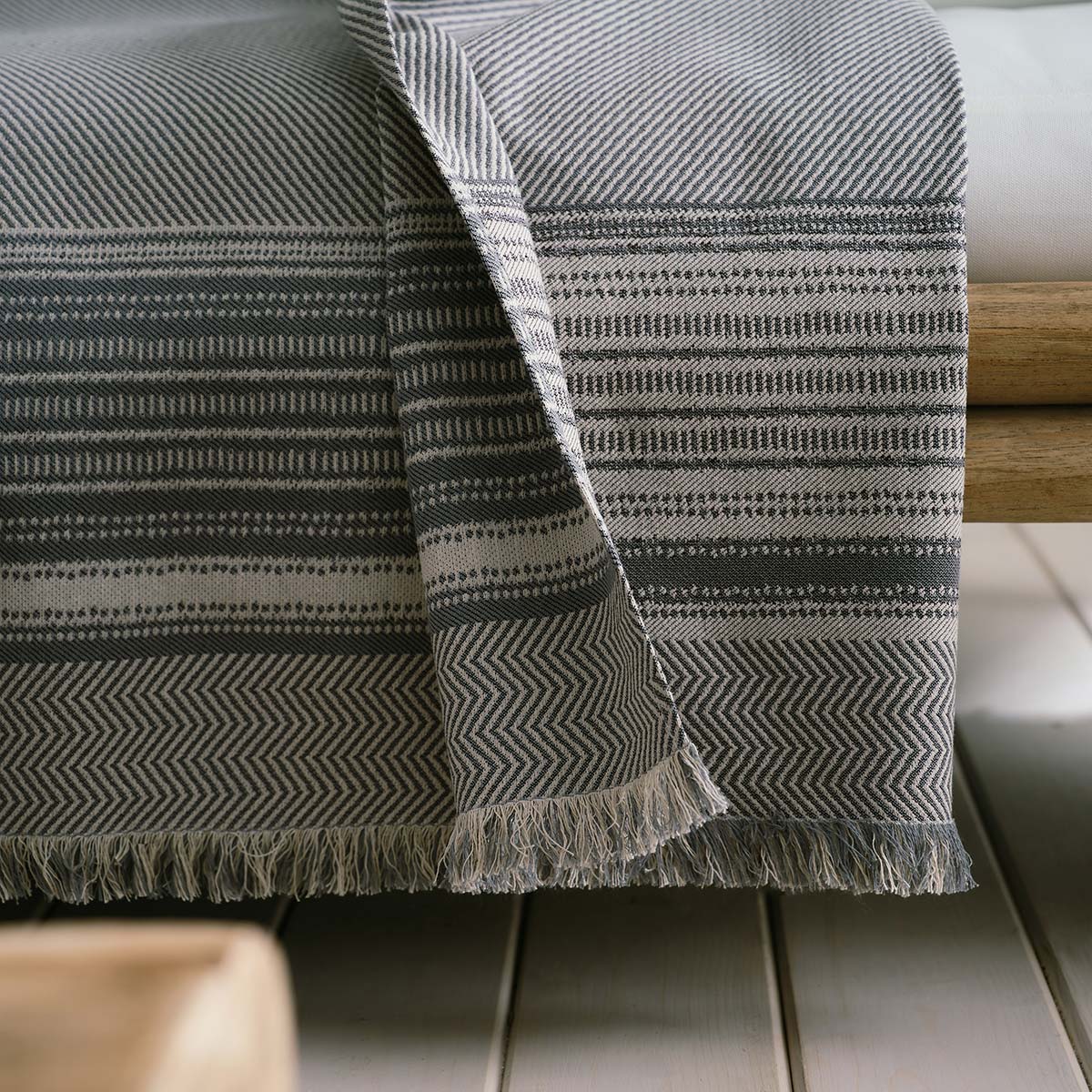 Throw Kelda Grey 174/15
