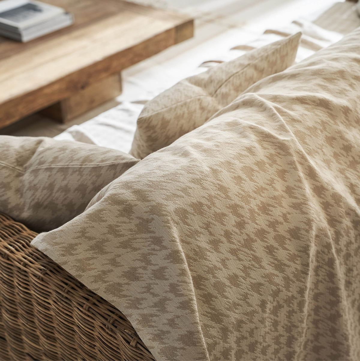 Throw Mireya Natural Beige 252